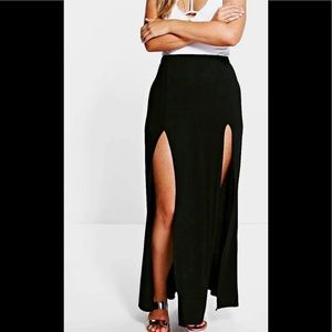 ✌🏽2 for $30/ Black double slit maxi skirt